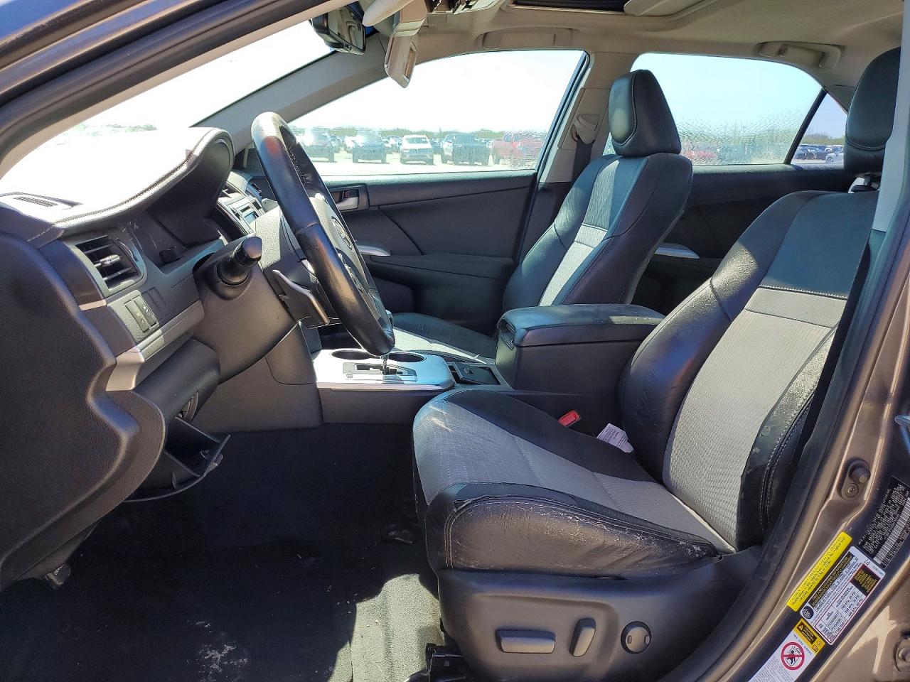 2013 TOYOTA CAMRY SE photo 13