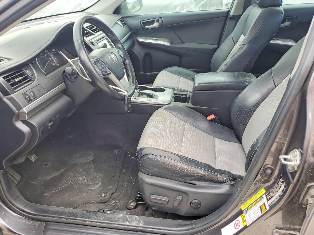 2013 TOYOTA CAMRY SE photo 14