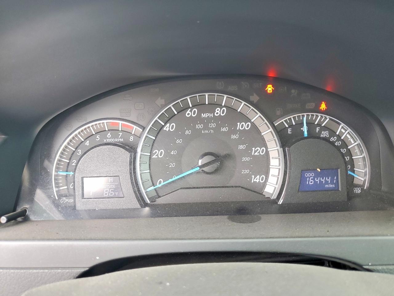 2013 TOYOTA CAMRY SE photo 18