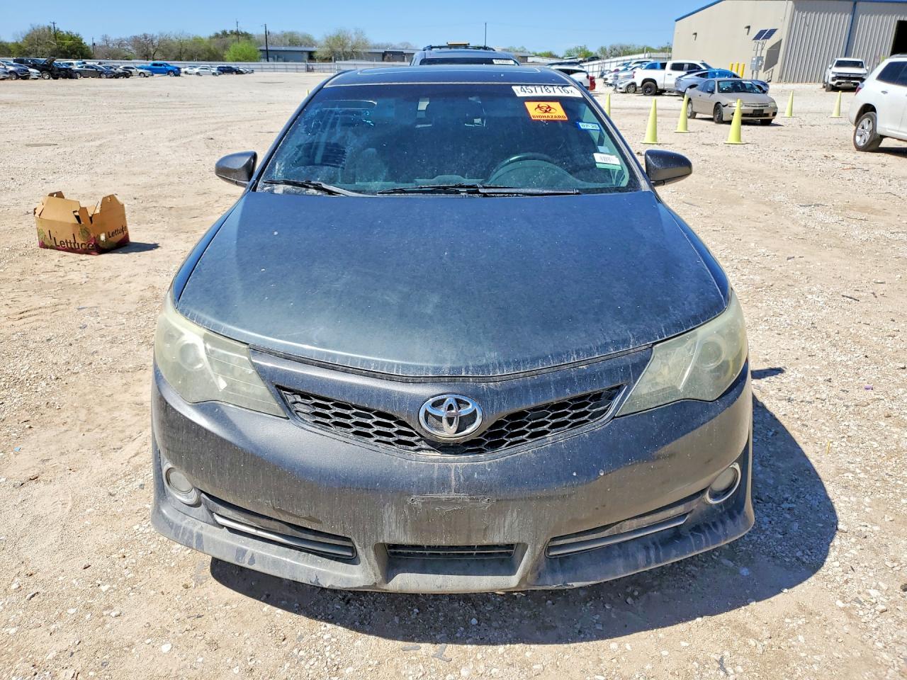 2013 TOYOTA CAMRY SE photo 9