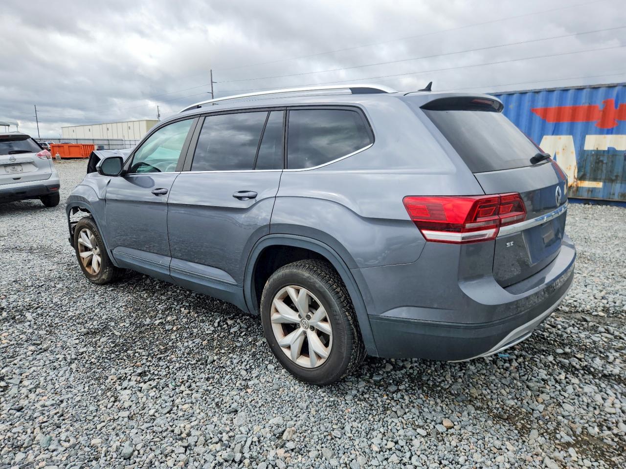 2018 VOLKSWAGEN ATLAS SE photo 3