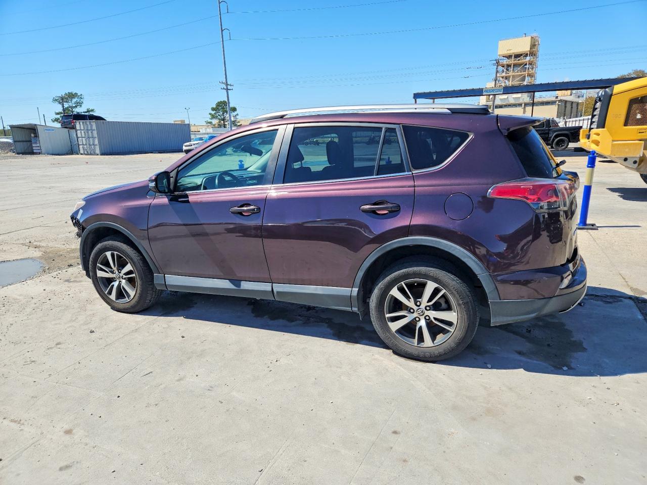 2018 TOYOTA RAV4 XLE photo 3