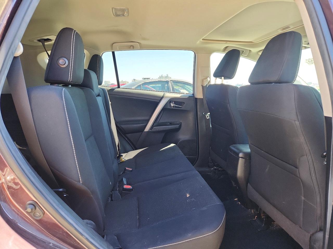 2018 TOYOTA RAV4 XLE photo 21