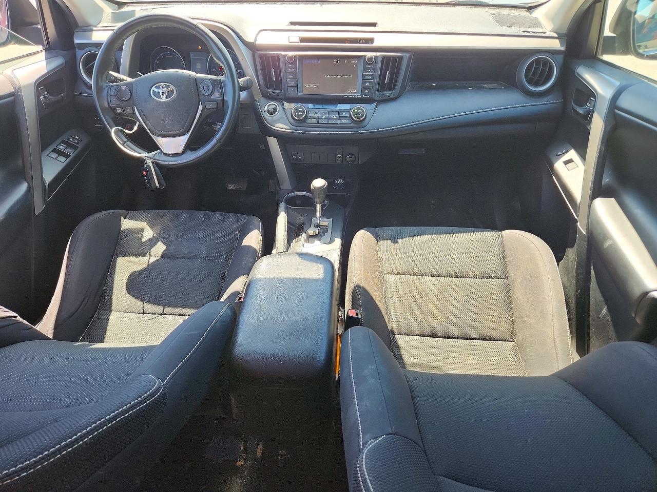 2018 TOYOTA RAV4 XLE photo 15