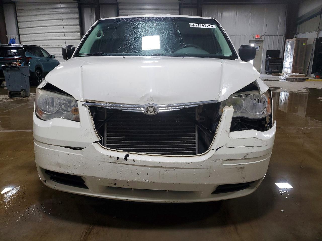 2008 CHRYSLER TOWN & COUNTRY LX photo 13