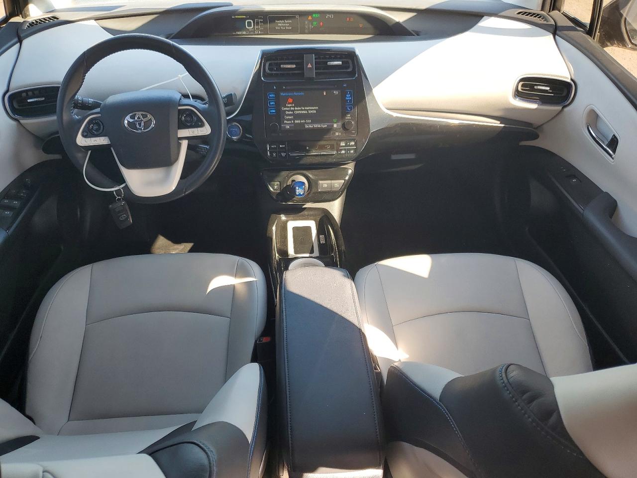 2016 TOYOTA PRIUS THREE TOURING photo 15