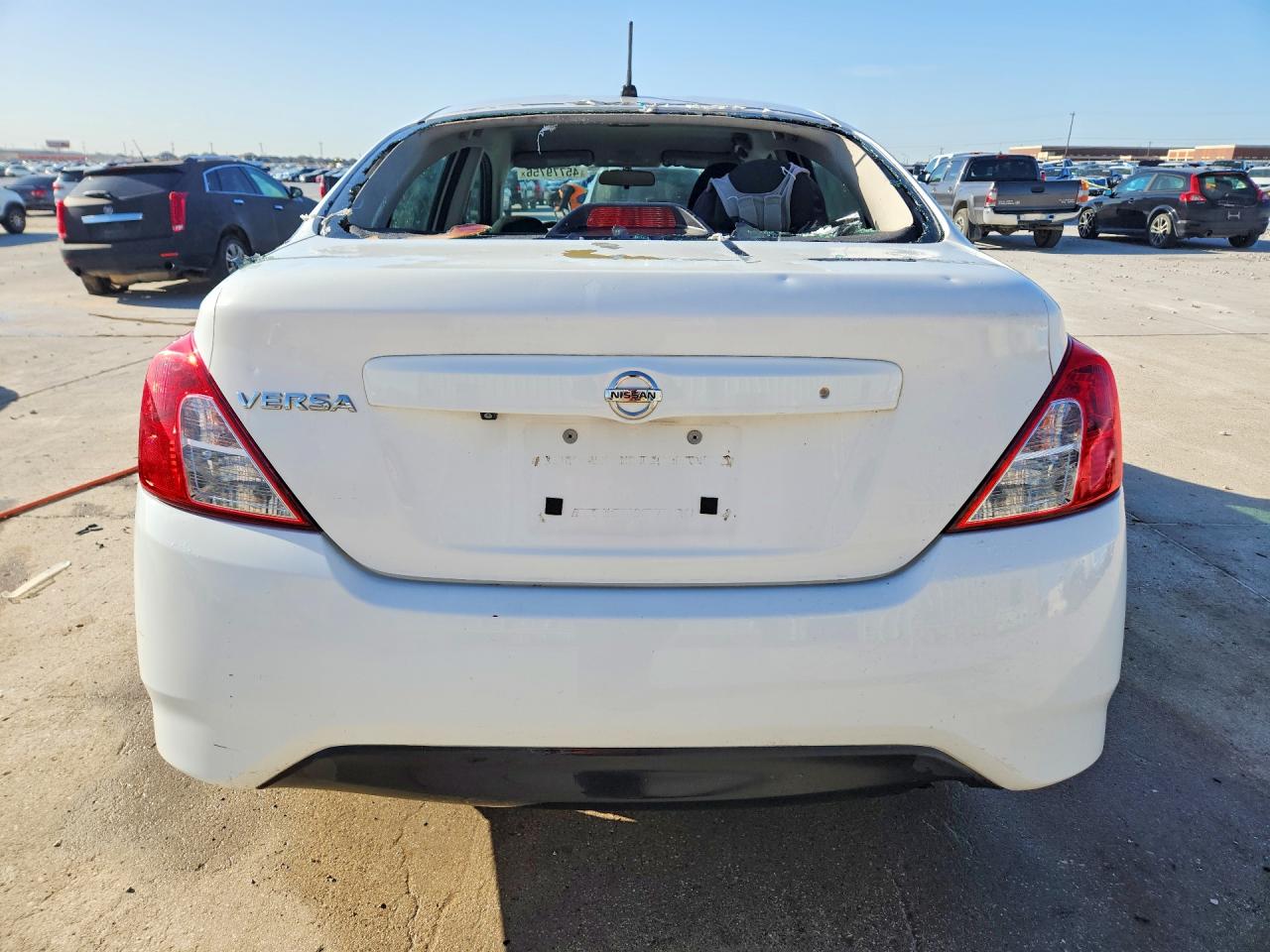 2019 NISSAN VERSA S photo 11