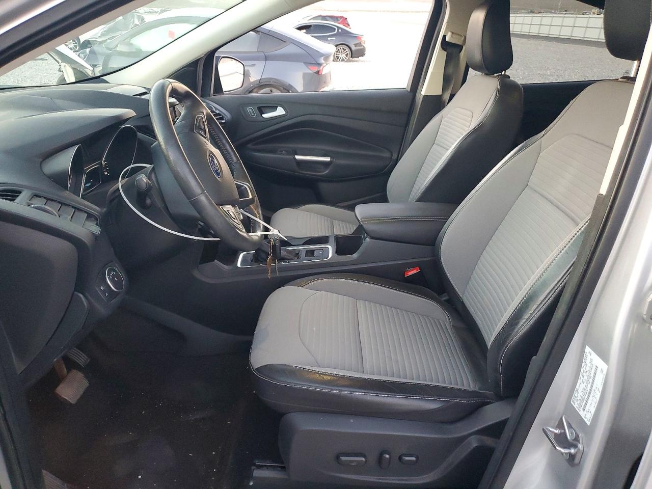 2018 FORD ESCAPE SE photo 13