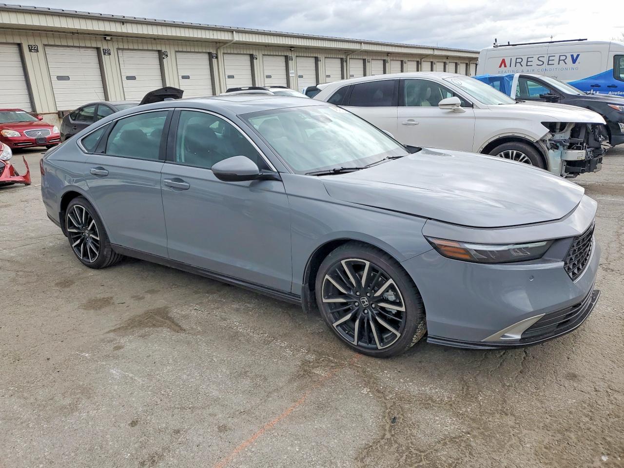 2025 HONDA ACCORD TOURING HYBRID photo 4