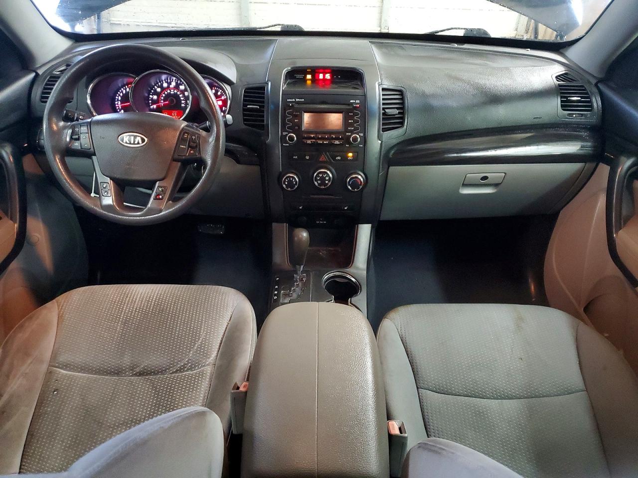 2011 KIA SORENTO LX photo 8