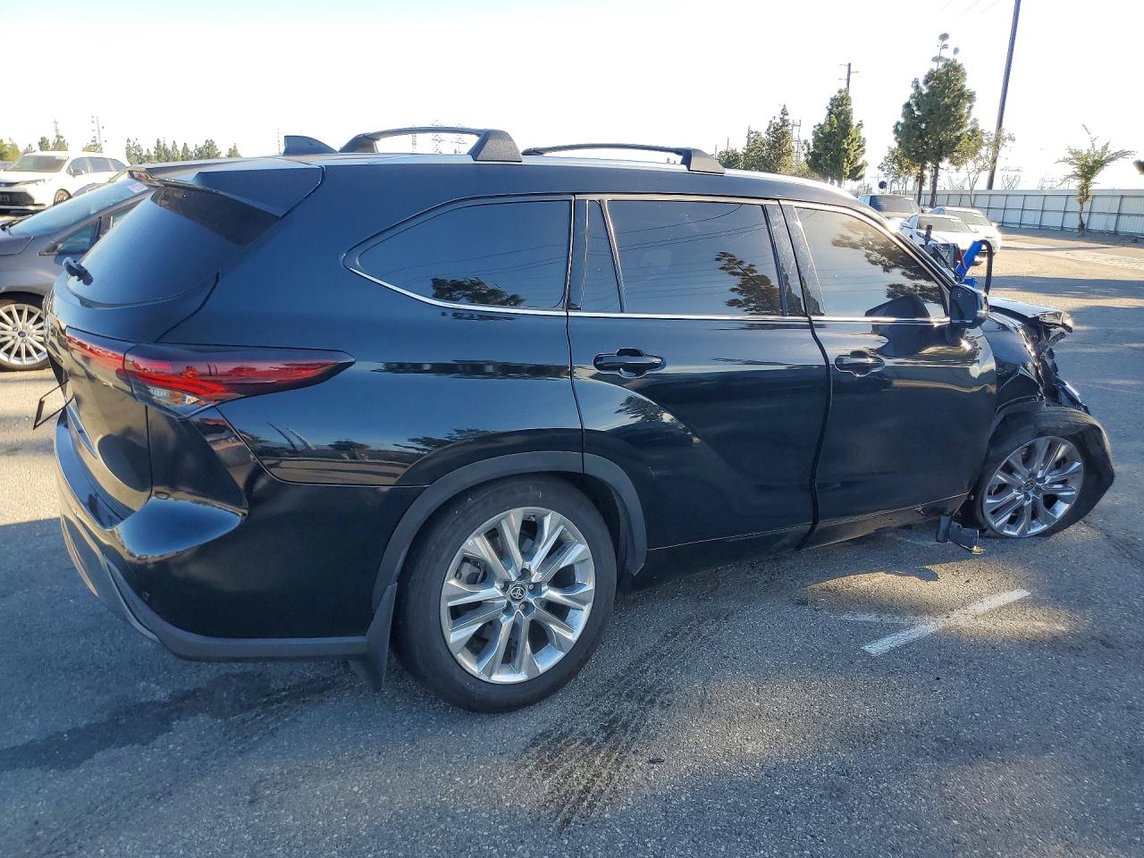 2024 TOYOTA HIGHLANDER LIMITED photo 5