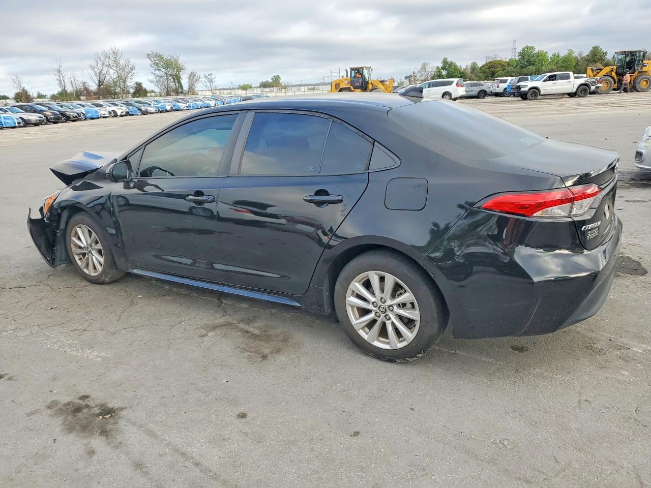2023 TOYOTA COROLLA LE photo 3
