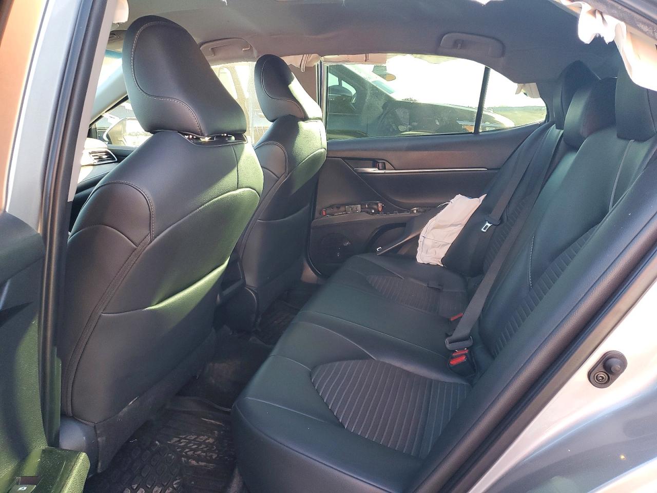 2019 TOYOTA CAMRY SE photo 28