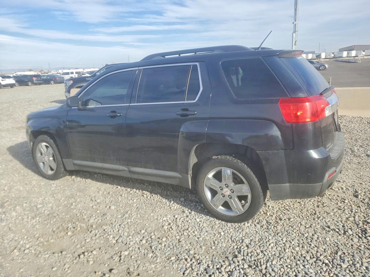 2013 GMC TERRAIN SLT photo 2
