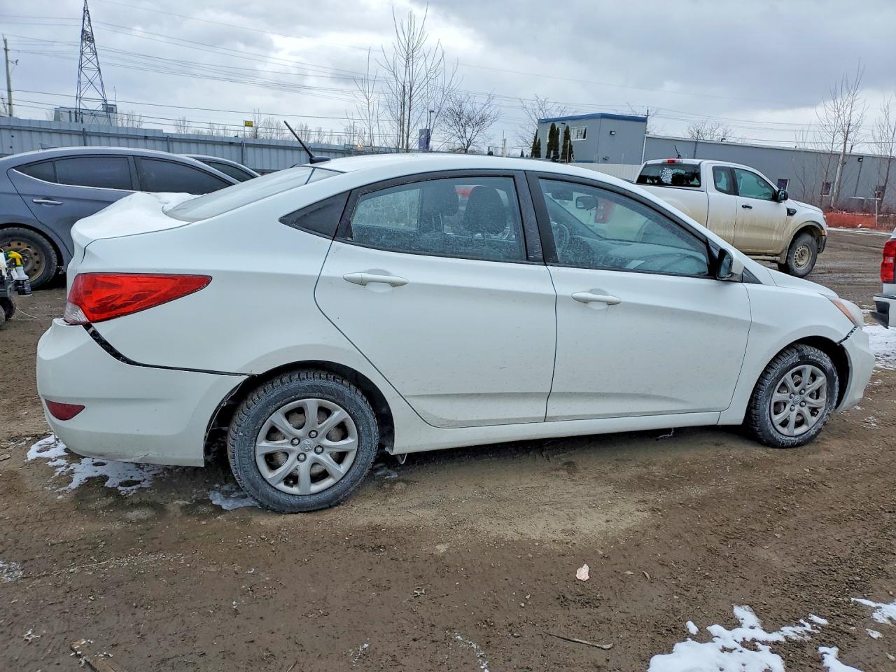 2014 HYUNDAI ACCENT GLS photo 5