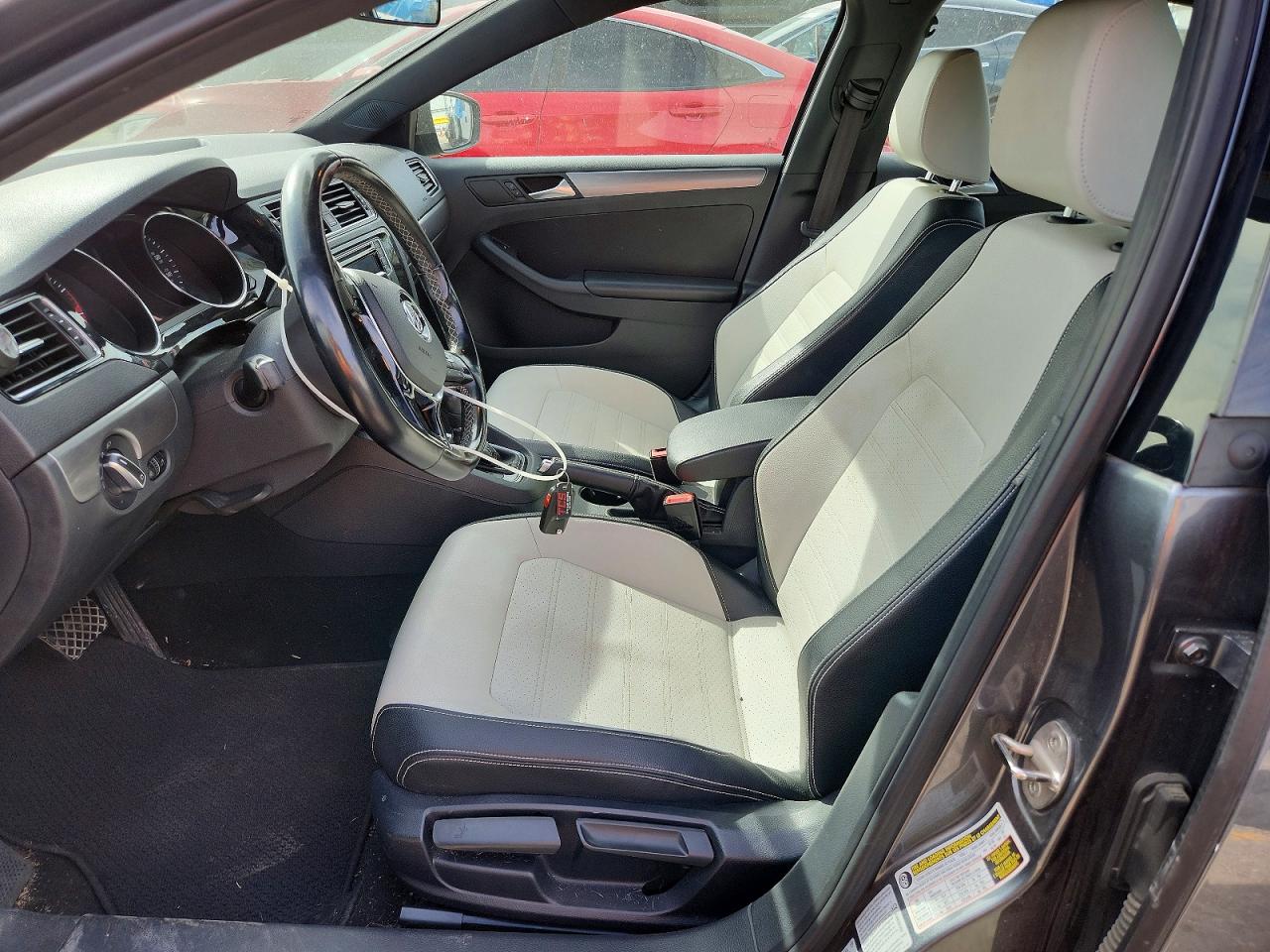 2016 VOLKSWAGEN JETTA photo 13