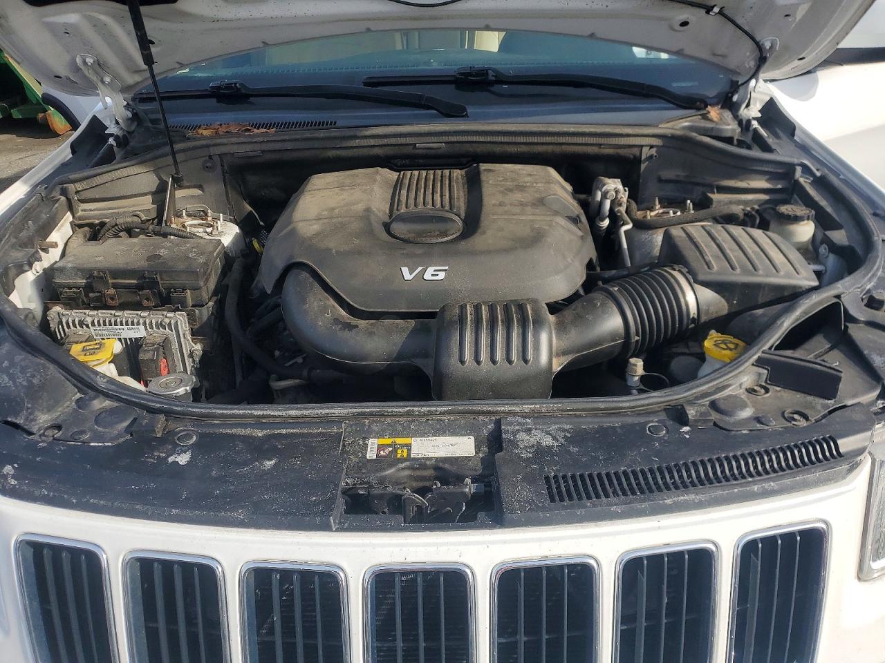 2015 JEEP GRAND CHEROKEE LAREDO photo 34