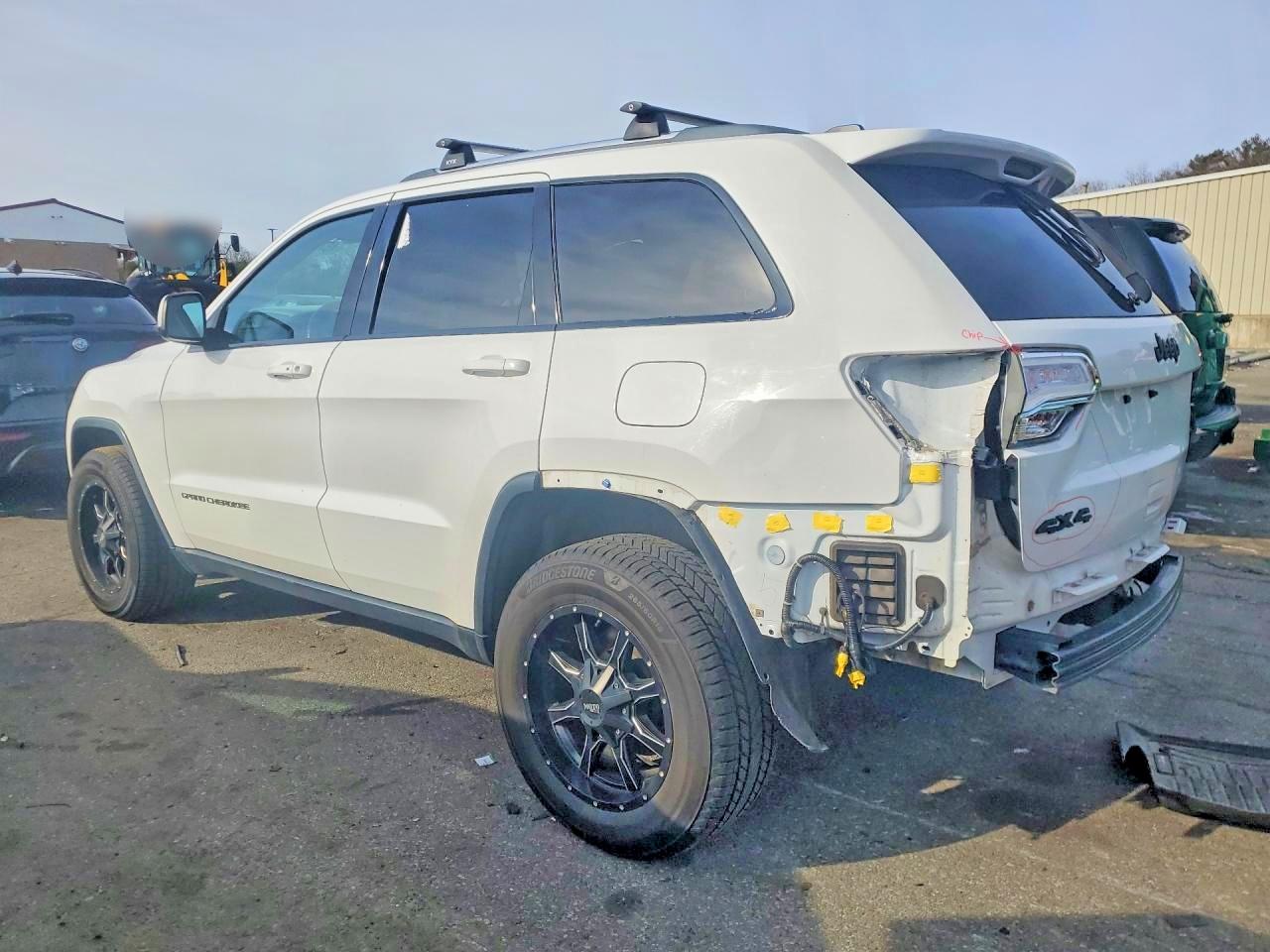 2015 JEEP GRAND CHEROKEE LAREDO photo 4