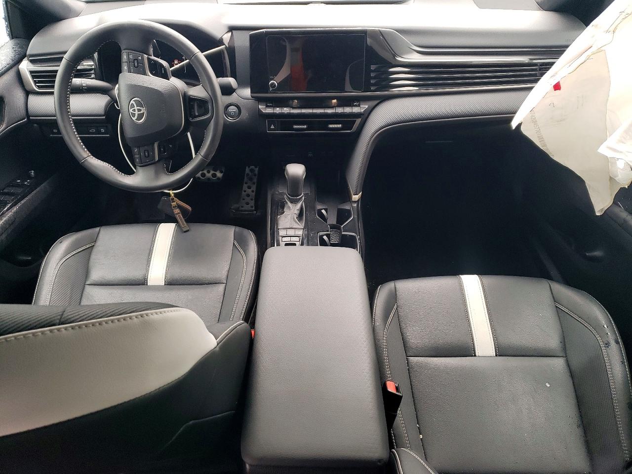 2025 TOYOTA CAMRY SE photo 15