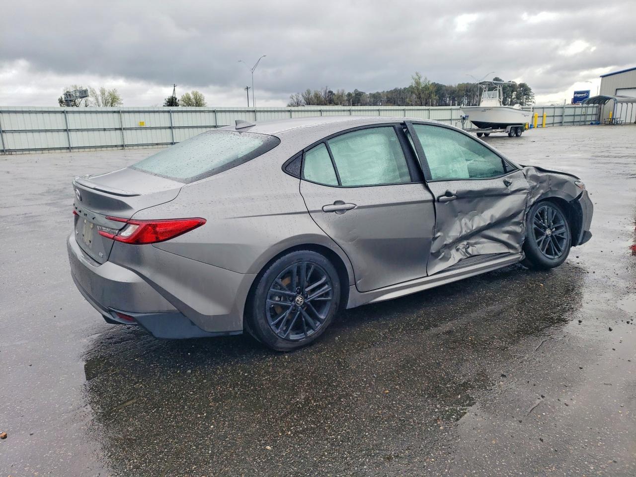 2025 TOYOTA CAMRY SE photo 5