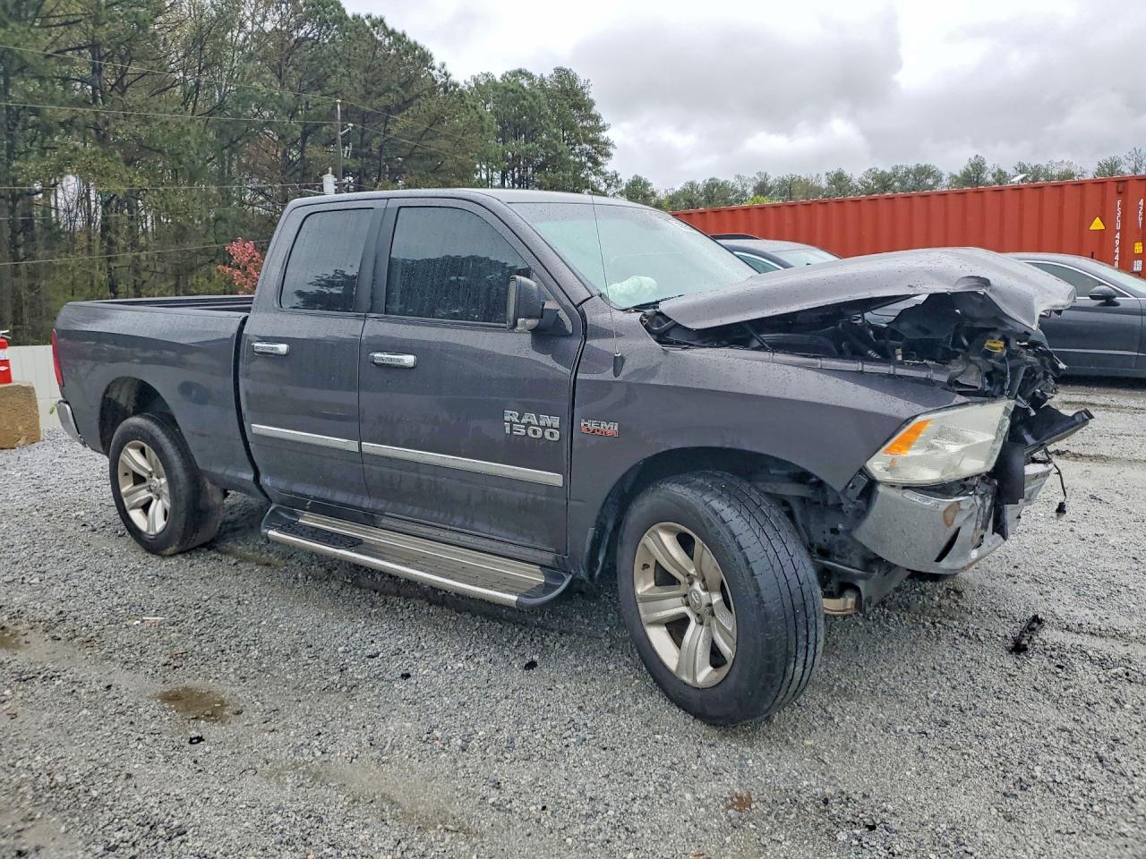 2014 RAM 1500 SLT photo 4
