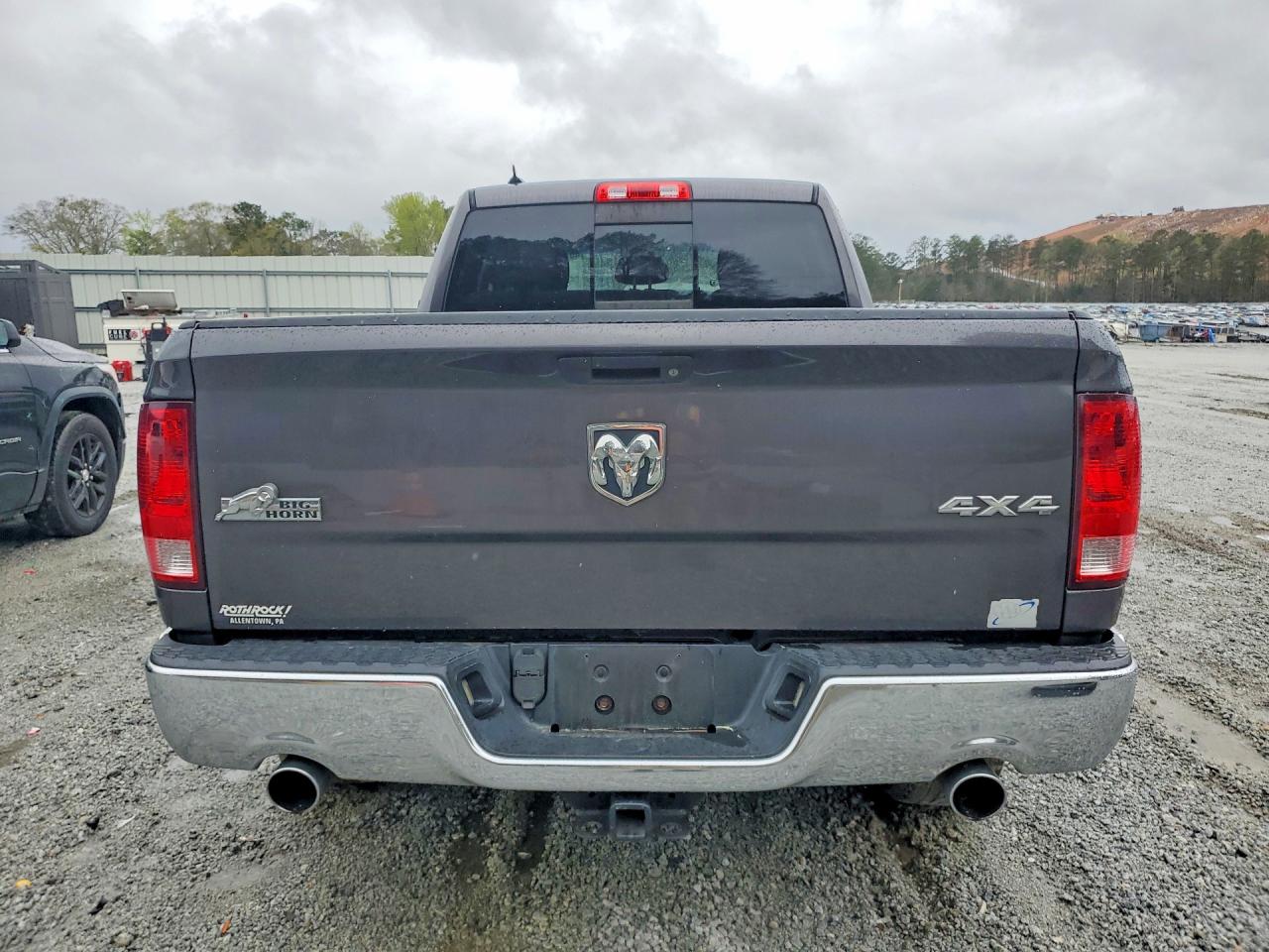 2014 RAM 1500 SLT photo 6