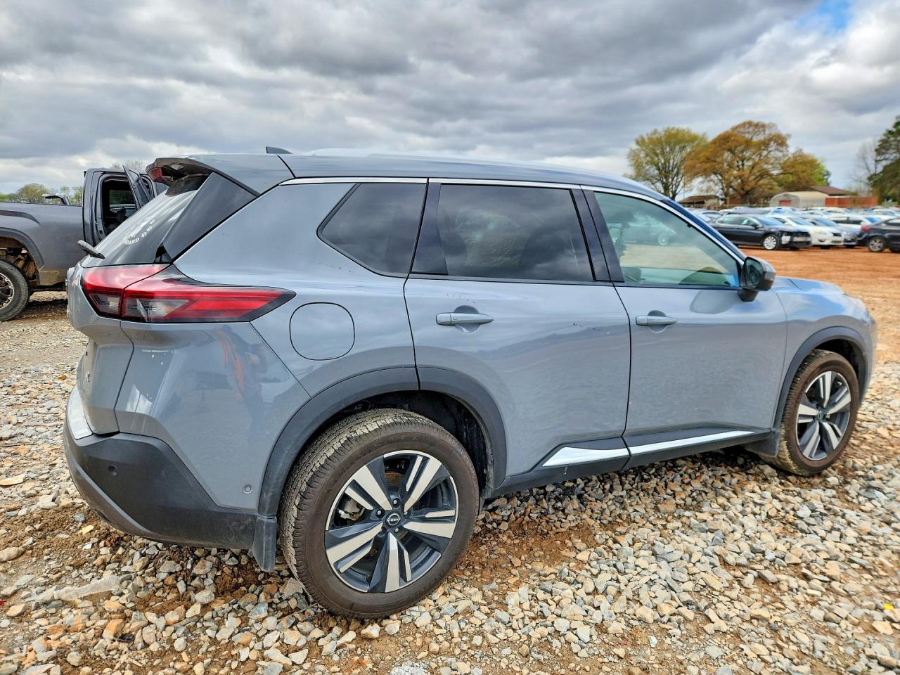 2023 NISSAN ROGUE SL photo 3