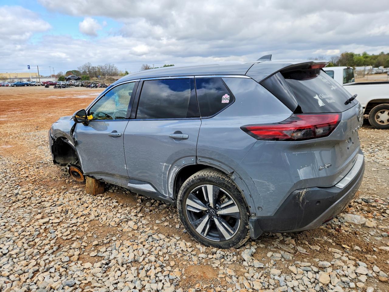 2023 NISSAN ROGUE SL photo 2