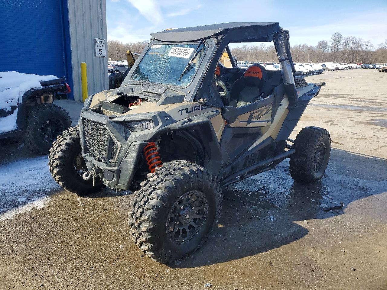 2021 POLARIS RZR photo 2