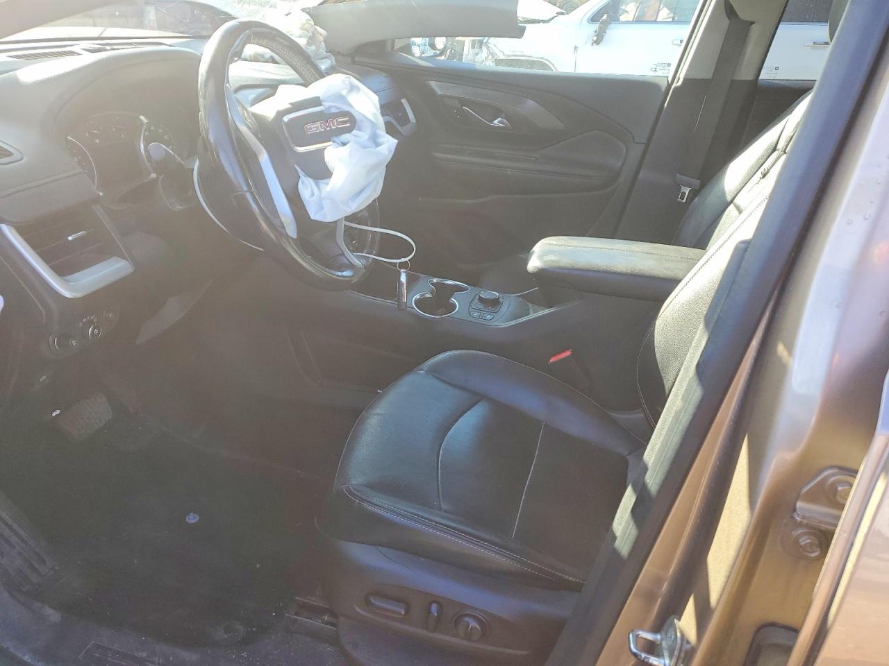 2018 GMC TERRAIN SLT photo 13