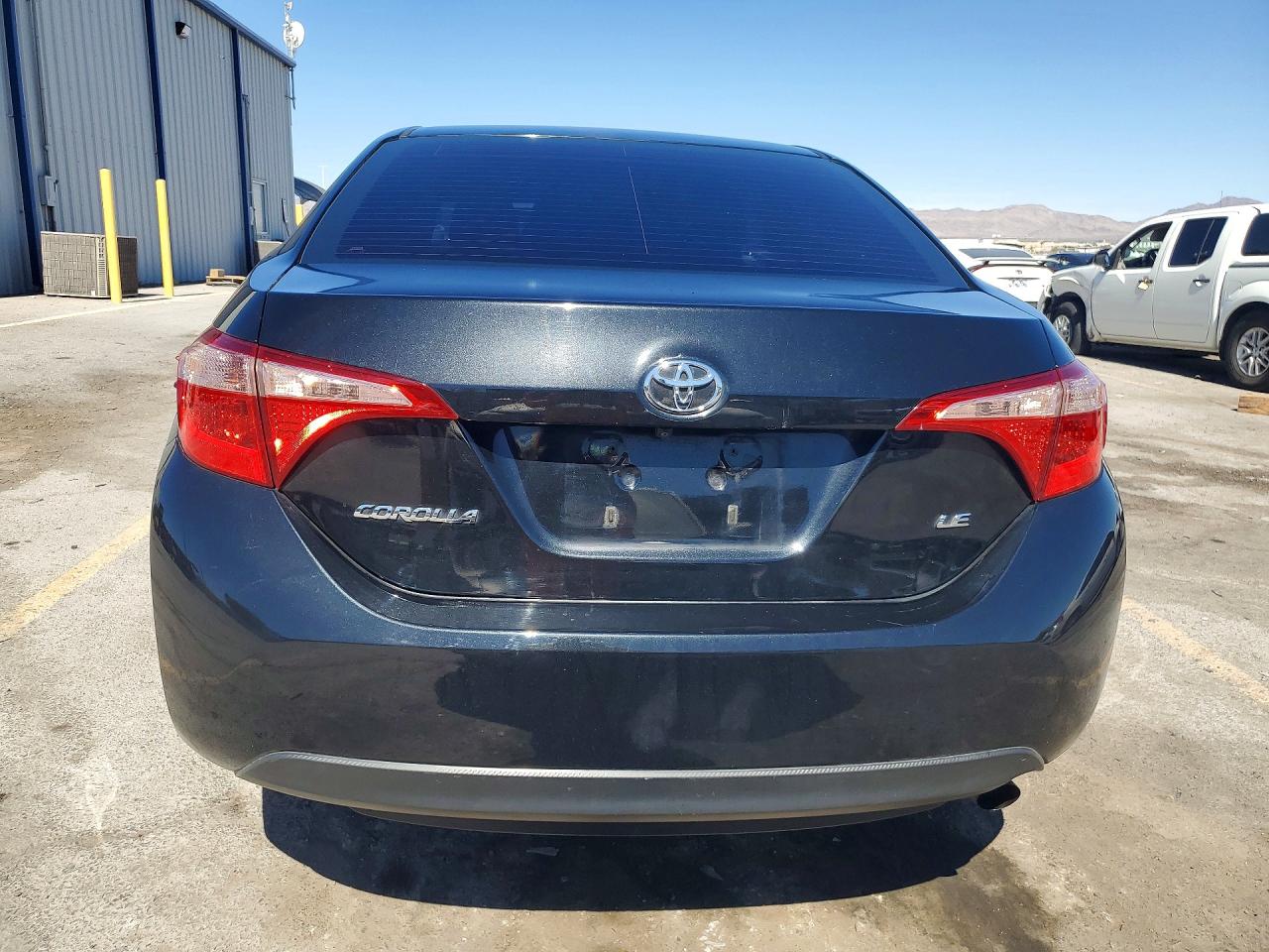 2018 TOYOTA COROLLA LE photo 11