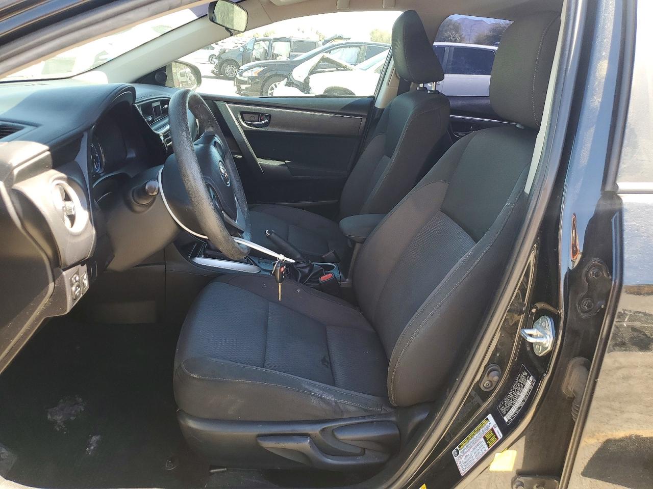 2018 TOYOTA COROLLA LE photo 13
