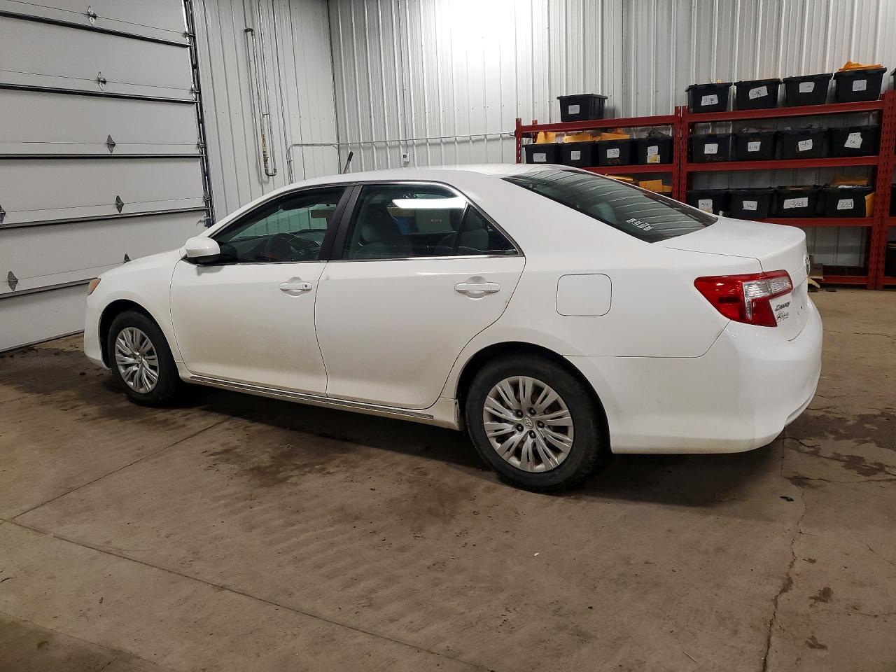 2012 TOYOTA CAMRY LE photo 3