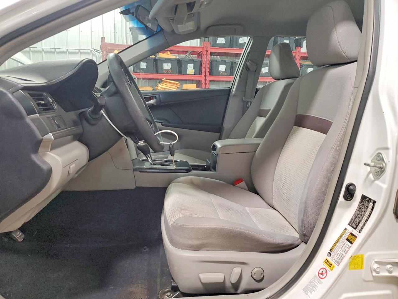 2012 TOYOTA CAMRY LE photo 13