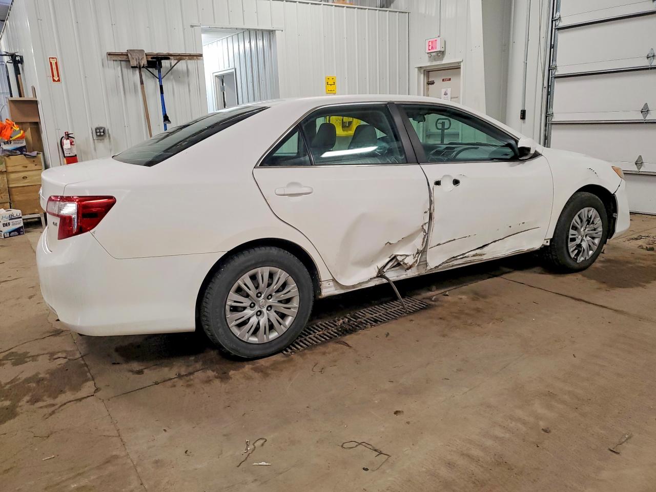 2012 TOYOTA CAMRY LE photo 5