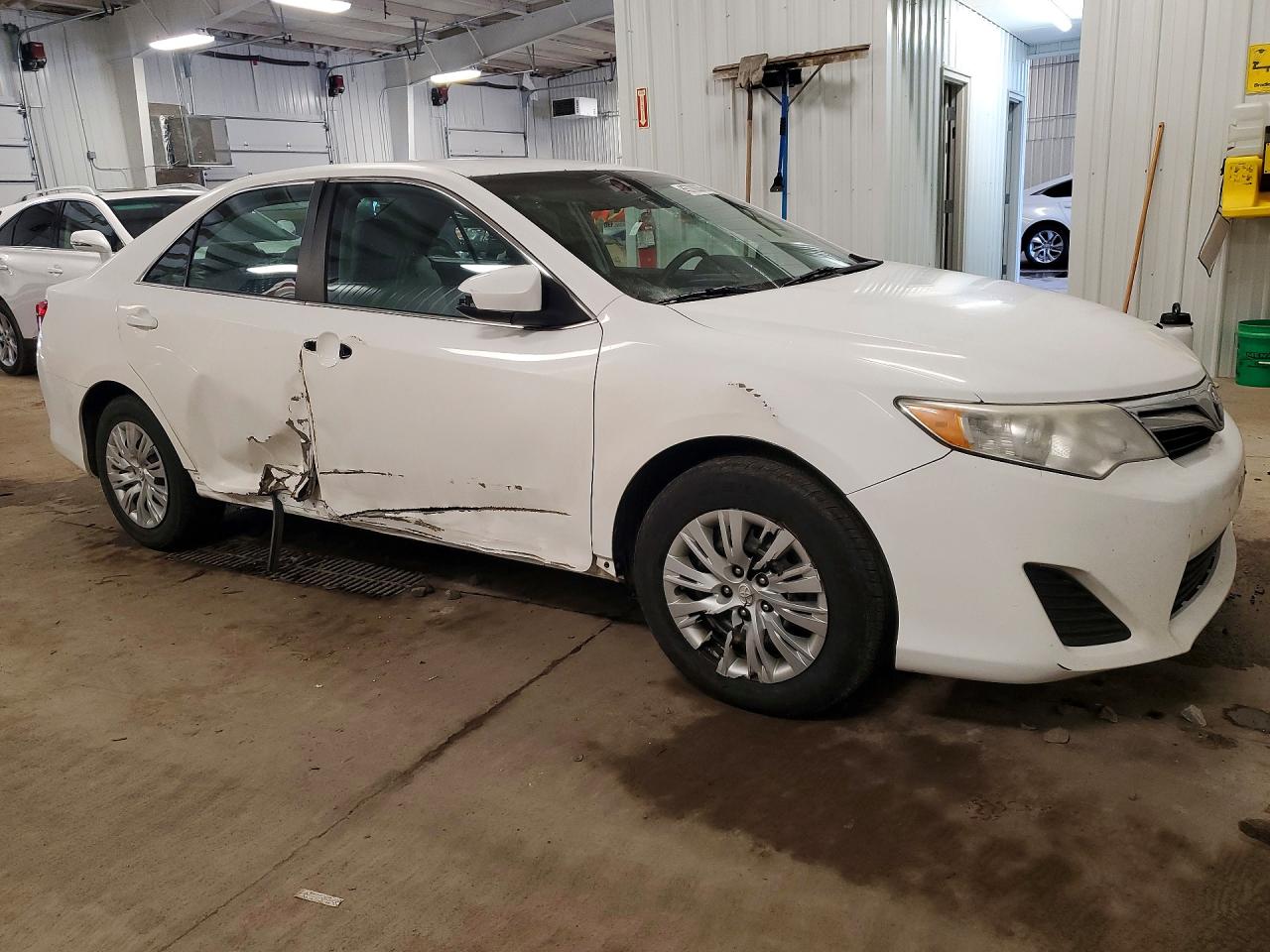 2012 TOYOTA CAMRY LE photo 7