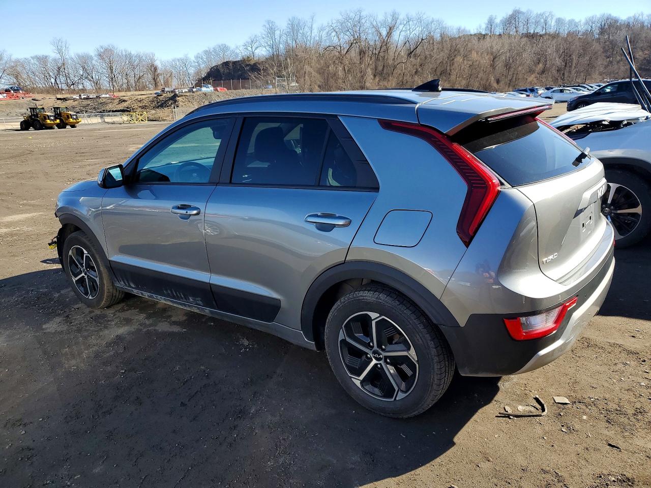 2023 KIA NIRO EX photo 3