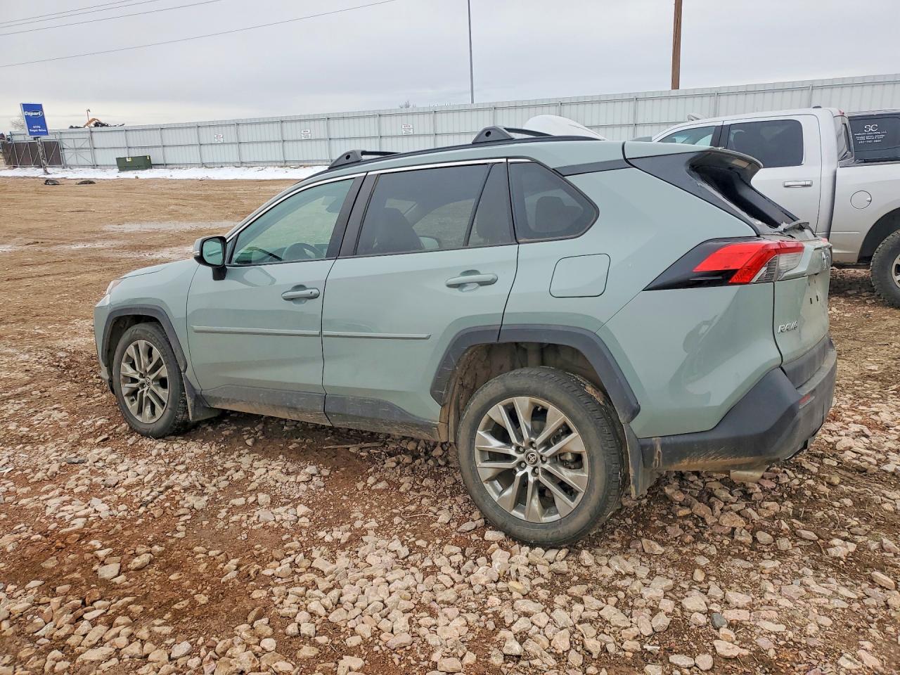 2022 TOYOTA RAV4 XLE PREMIUM photo 3