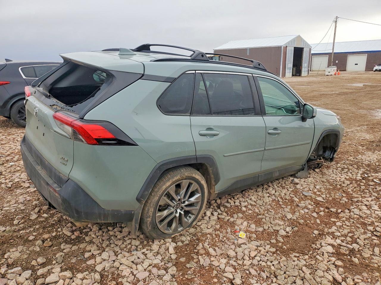 2022 TOYOTA RAV4 XLE PREMIUM photo 5