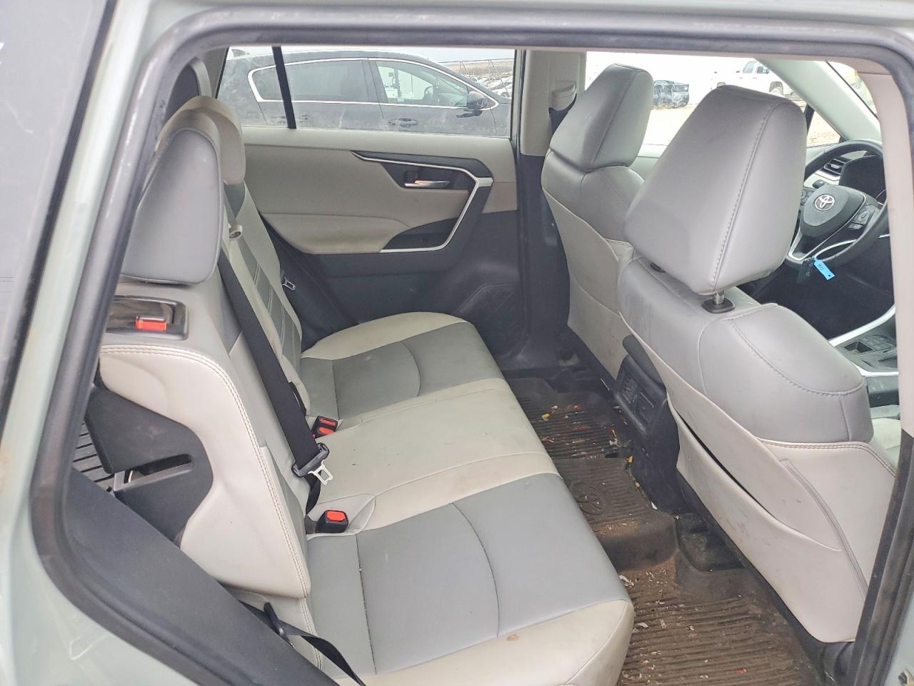 2022 TOYOTA RAV4 XLE PREMIUM photo 21