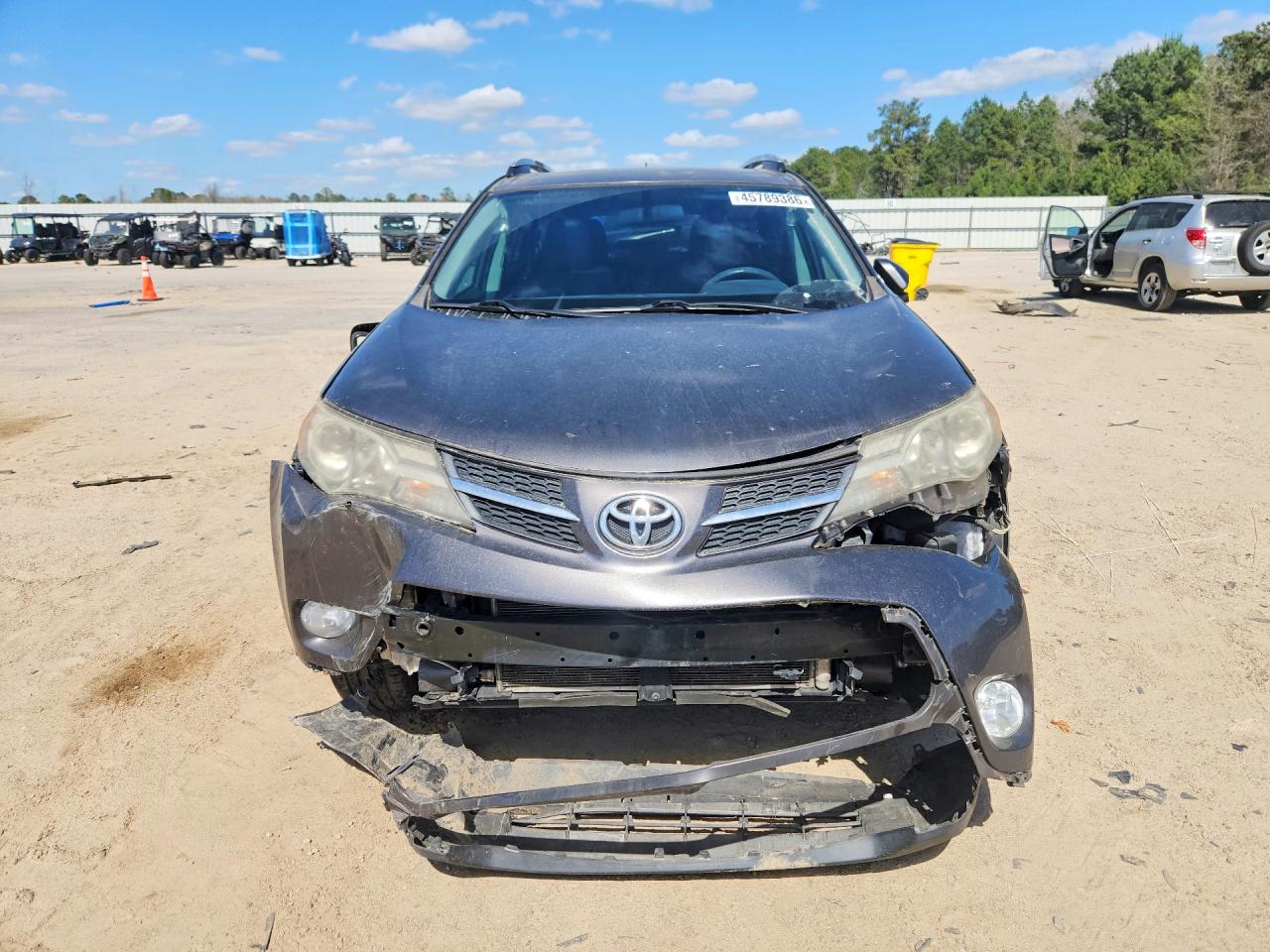 2015 TOYOTA RAV4 XLE photo 13