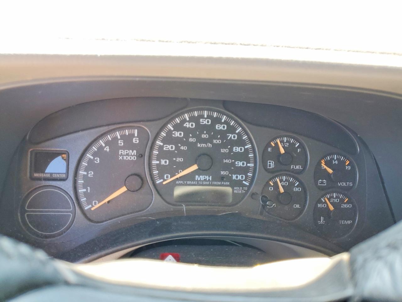 2002 CHEVROLET SUBURBAN K1500 photo 17