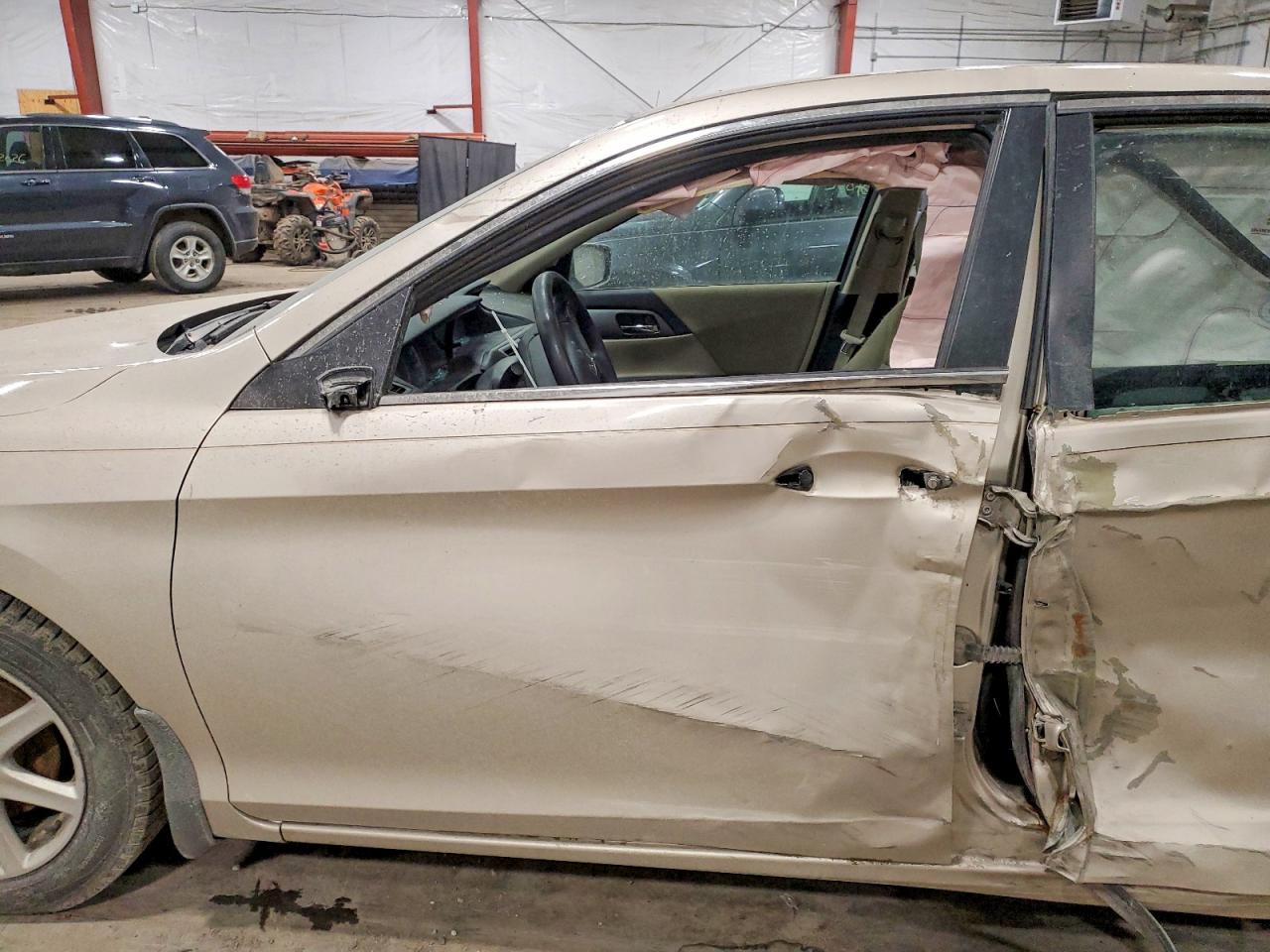 2014 HONDA ACCORD LX photo 19