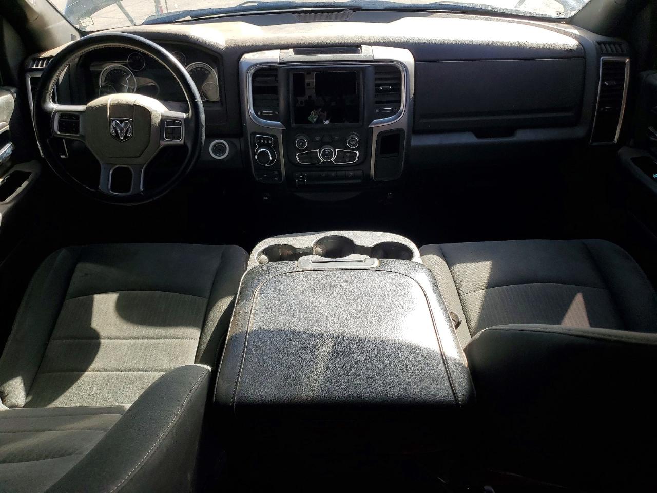2022 RAM 1500 CLASSIC SLT photo 8