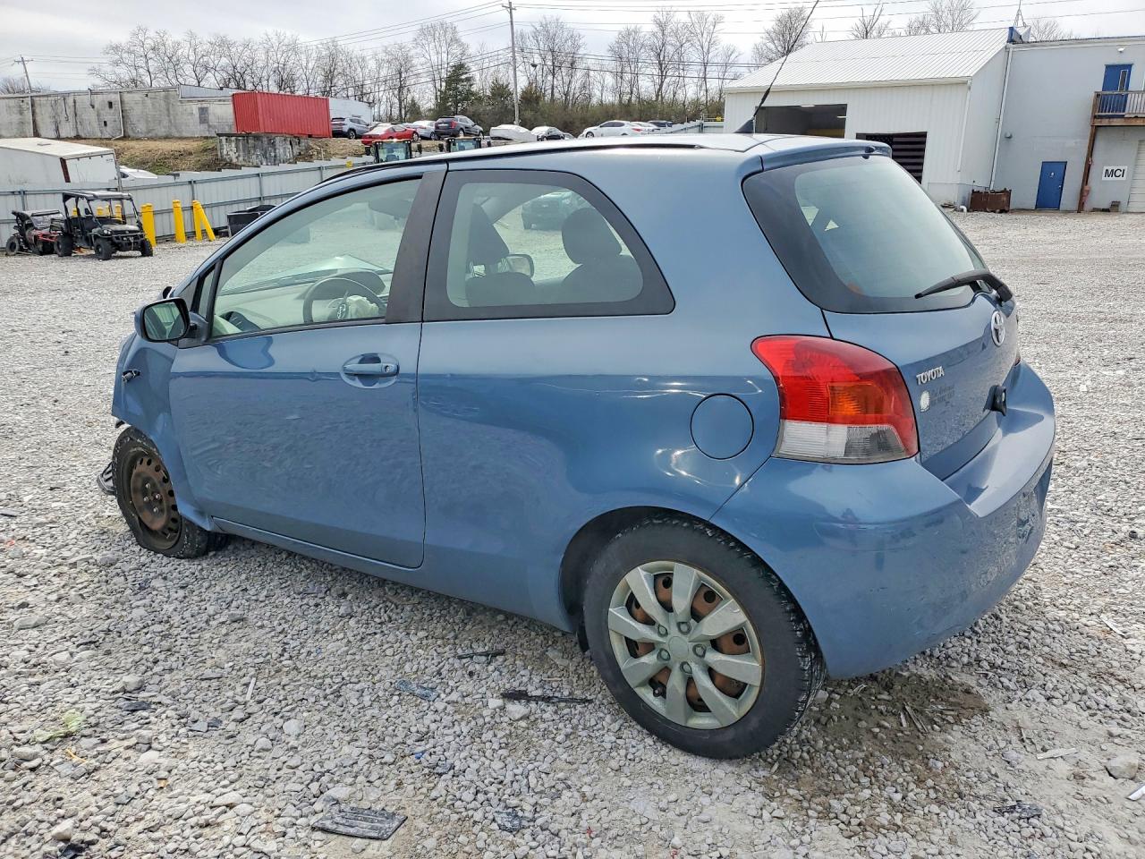 2009 TOYOTA YARIS BASE photo 2