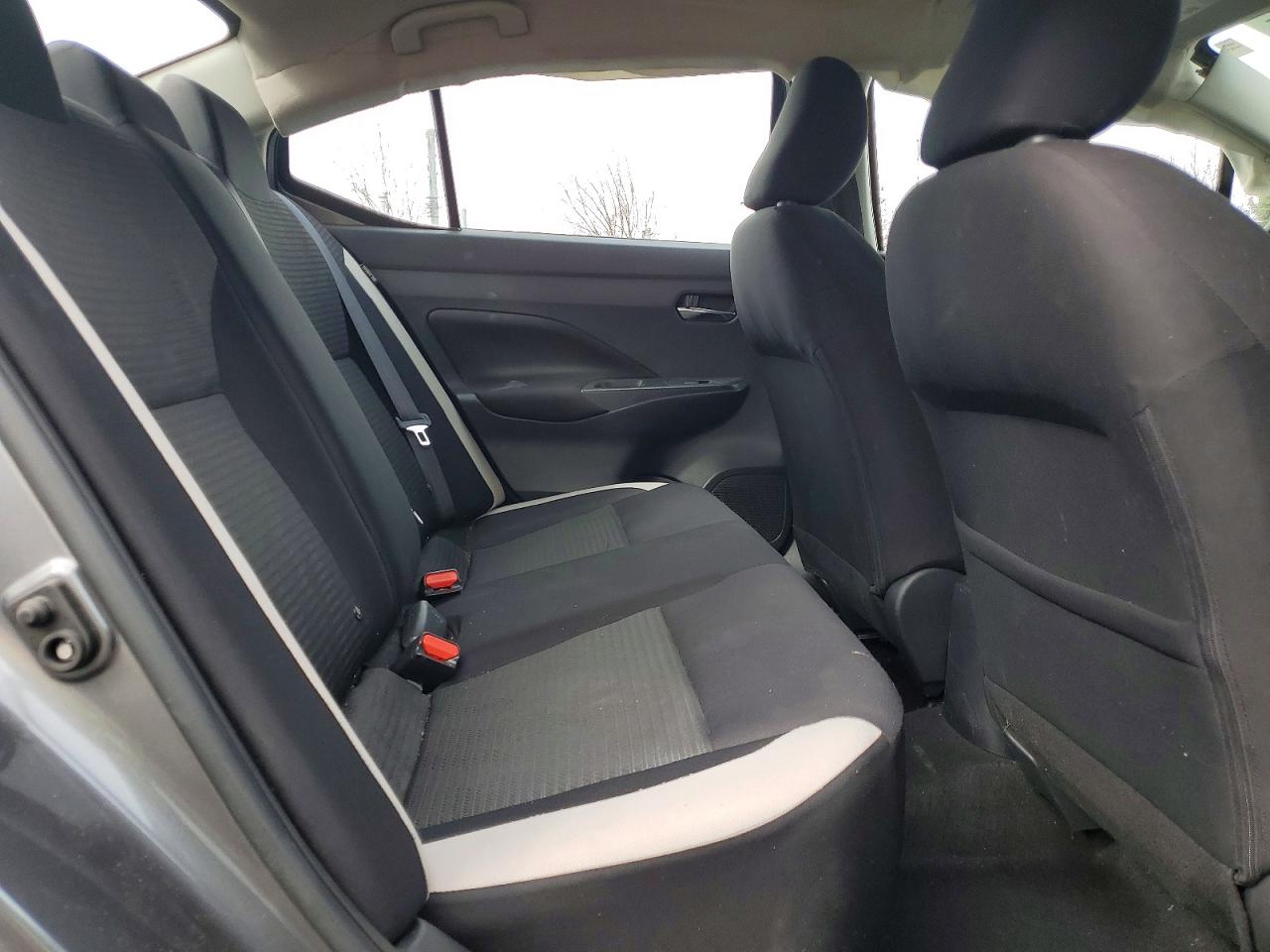 2021 NISSAN VERSA SV photo 19