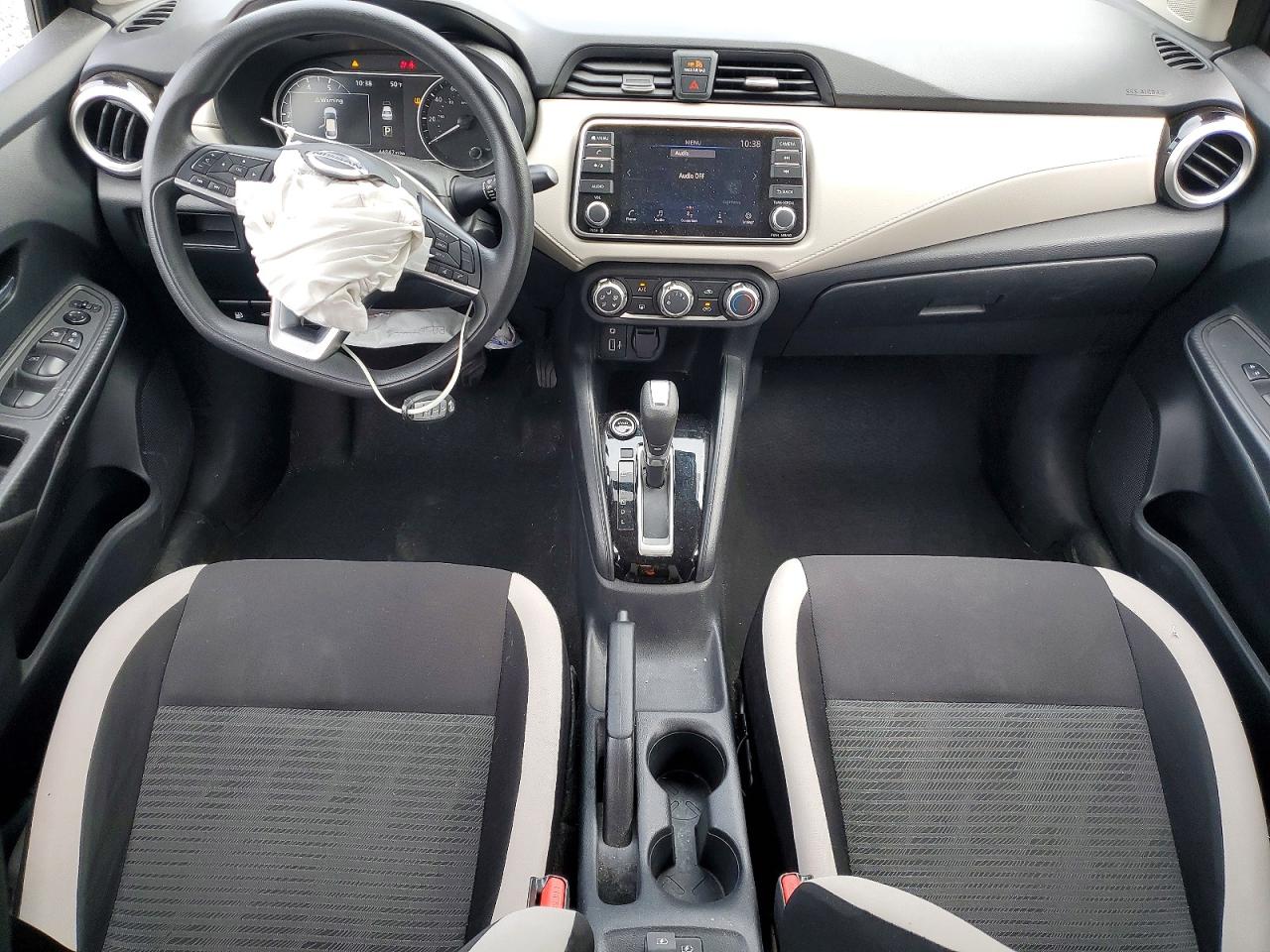 2021 NISSAN VERSA SV photo 15