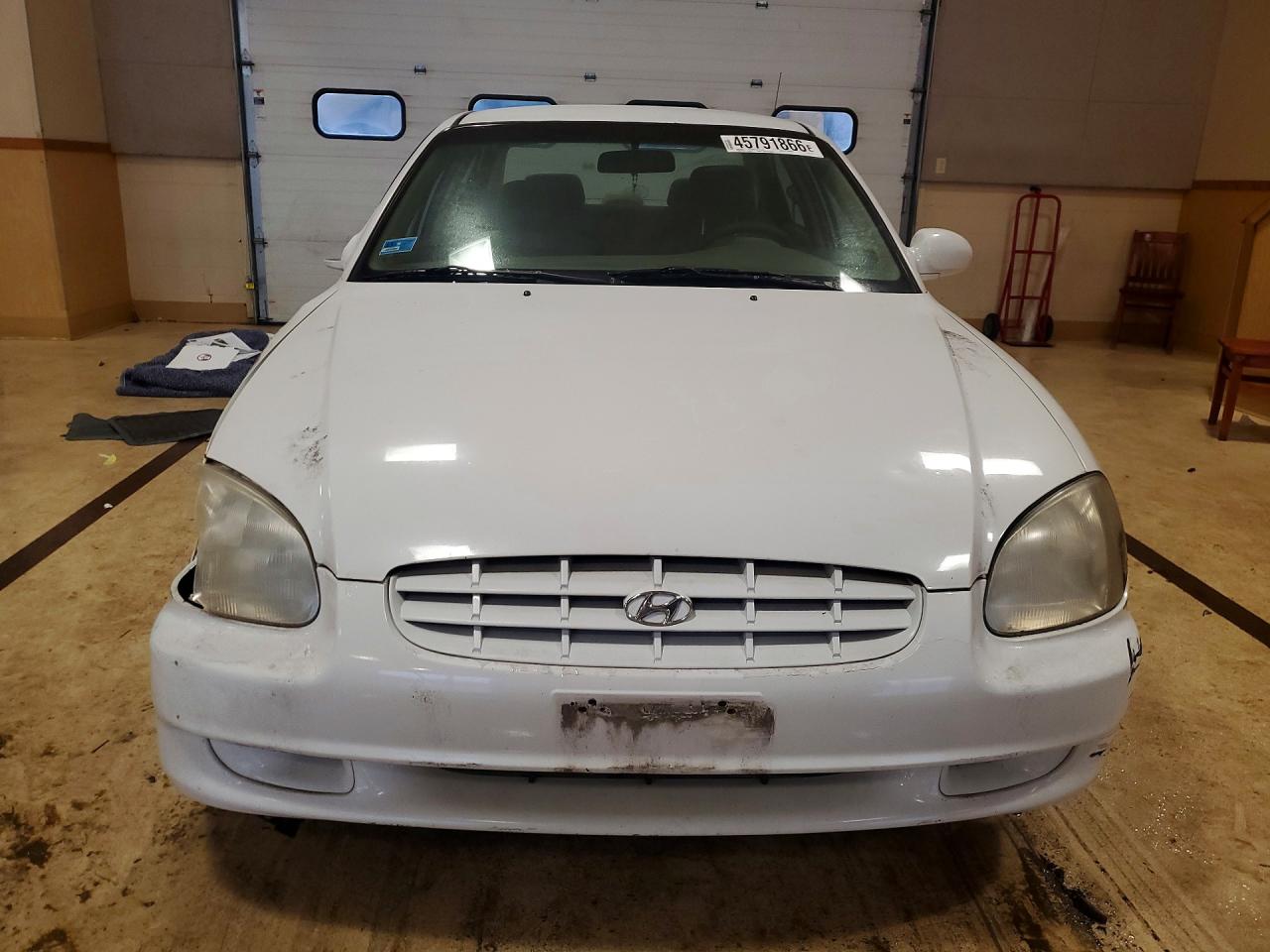2001 HYUNDAI SONATA BASE photo 9