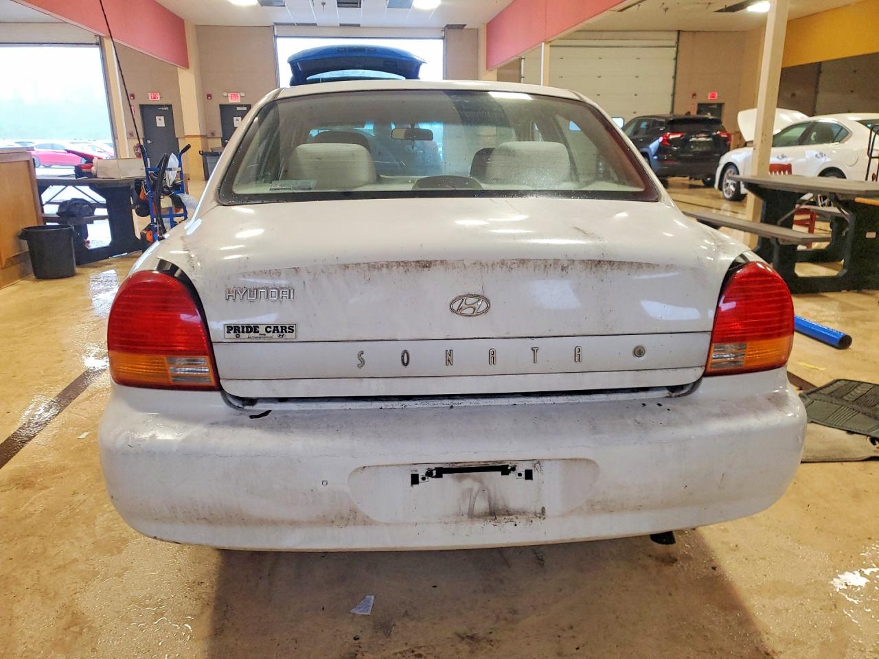 2001 HYUNDAI SONATA BASE photo 11