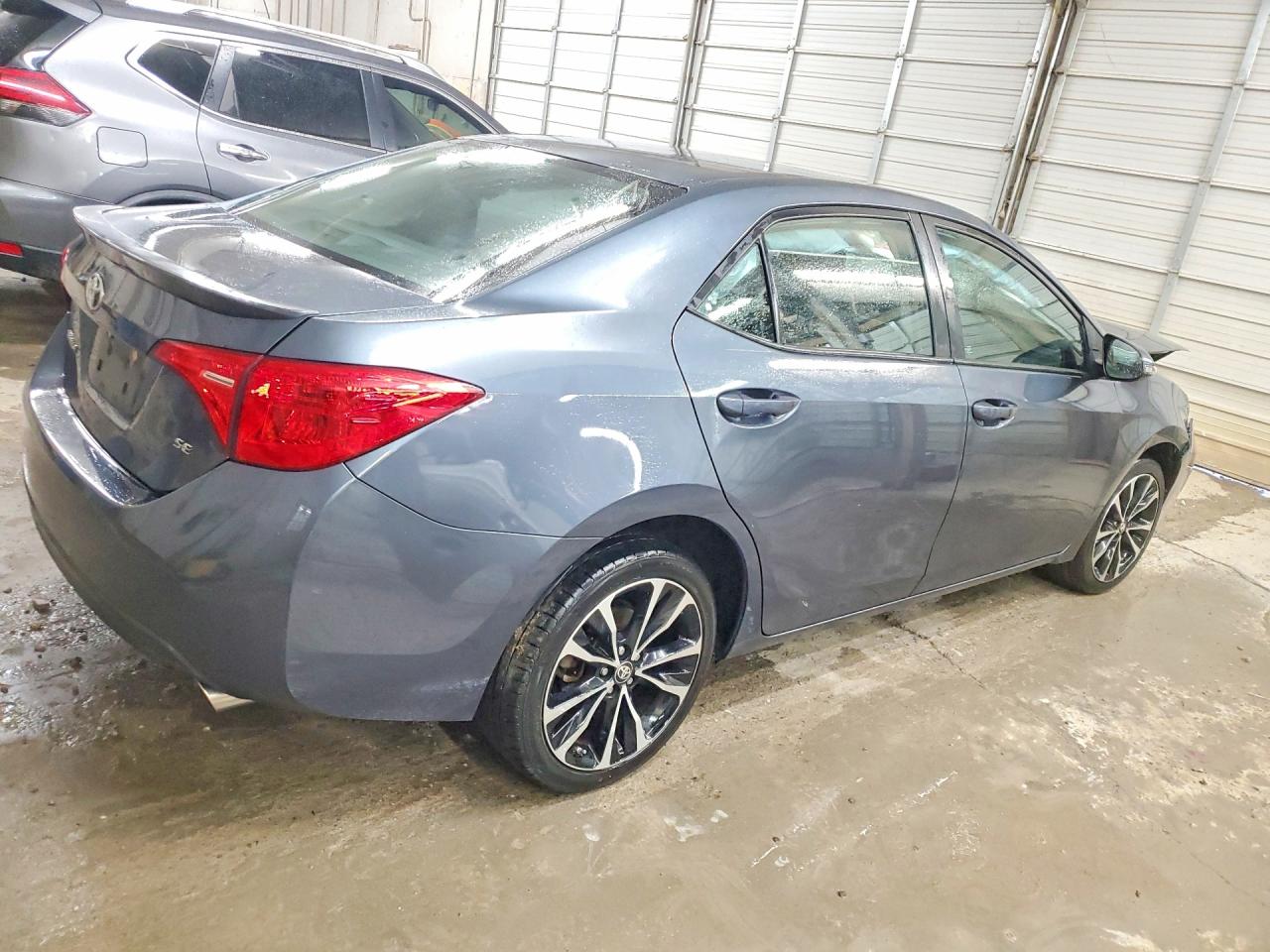 2017 TOYOTA COROLLA SE photo 5